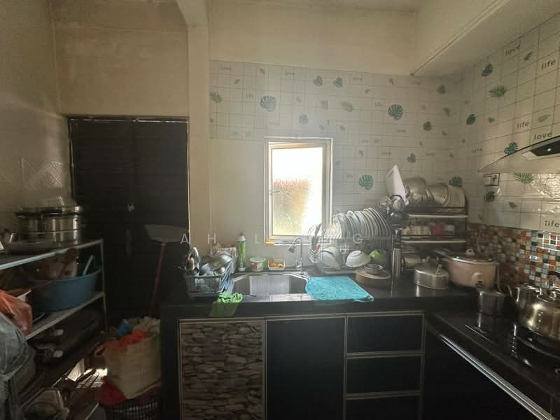 2-storey Terraced House for Sale in Bandar Putra (Kulai) - Ah Liang - Kitchen - PropertyGuru.com.my