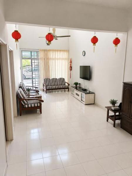 1.5-storey Terraced House for Sale in Taman Gaya (Ulu Tiram) - Reyna Wong - Living Room - PropertyGuru.com.my