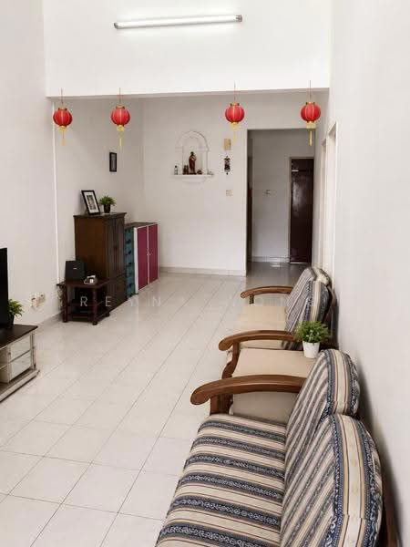 1.5-storey Terraced House for Sale in Taman Gaya (Ulu Tiram) - Reyna Wong - Living Room - PropertyGuru.com.my