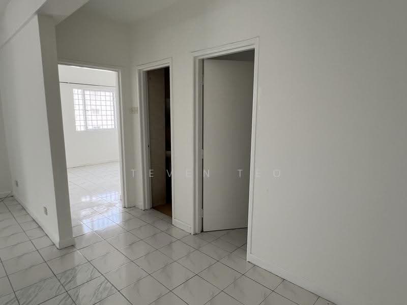 Condominium for Sale at D'aman Crimson - Steven Teo - Living room - PropertyGuru.com.my