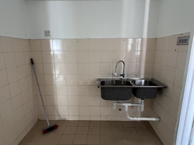 Condominium for Sale at D'aman Crimson - Steven Teo - Kitchen - PropertyGuru.com.my