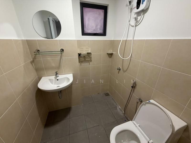 Kediaman Servis untuk Disewa di Arena Residences 2 - Winjian Lim - Bathroom - PropertyGuru.com.my