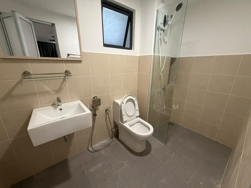 Kediaman Servis untuk Disewa di Arena Residences 2 - Winjian Lim - Bathroom - PropertyGuru.com.my
