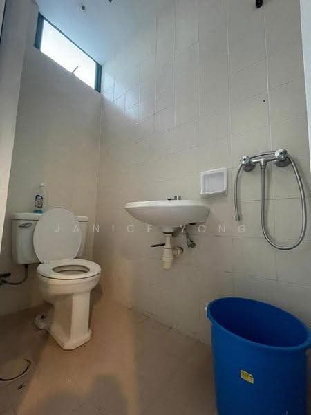 Kondominium untuk Disewa di The Wadihana - Janice Yong - Bathroom - PropertyGuru.com.my