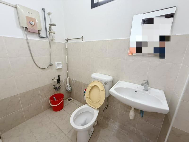 2-storey Terraced House for Sale in Tebrau (Johor) - Chew Jia Jia - Bathroom - PropertyGuru.com.my