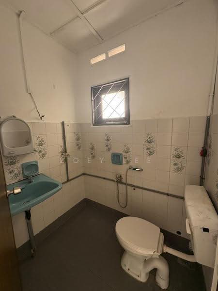 2-storey Terraced House for Sale in Johor Bahru (Johor) - Zoey Lee - Bathroom - PropertyGuru.com.my