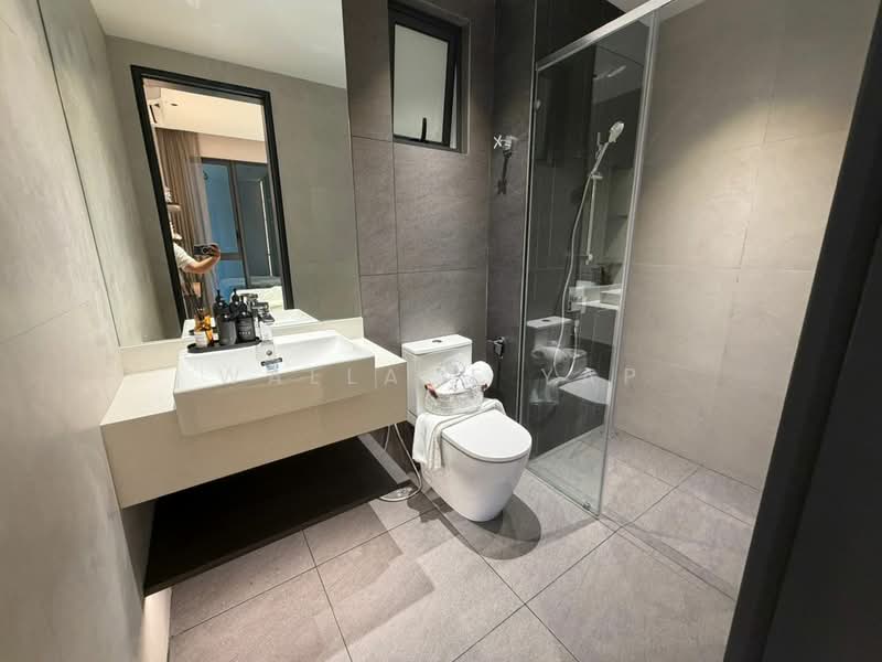 Kediaman Servis untuk Dijual di Binastra Cochrane - Wallace Yap - Bathroom - PropertyGuru.com.my