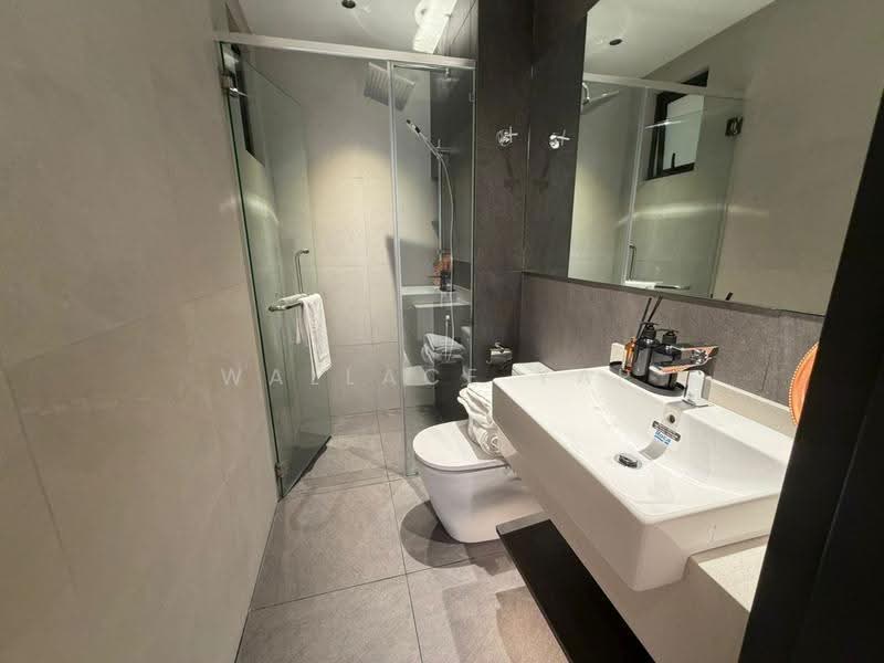 Kediaman Servis untuk Dijual di Binastra Cochrane - Wallace Yap - Bathroom - PropertyGuru.com.my