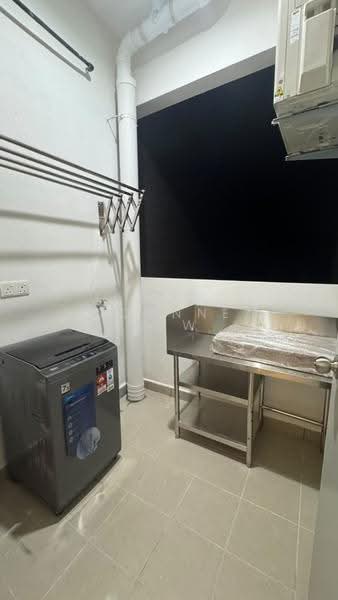 Kediaman Servis untuk Disewa di Amber Cove - Joanne How - Balcony - PropertyGuru.com.my