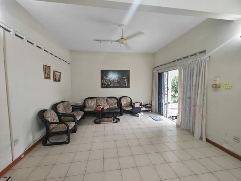 Semi-Detached House for Rent in Johor Bahru (Johor) - Zoey Lee - Living Room - PropertyGuru.com.my