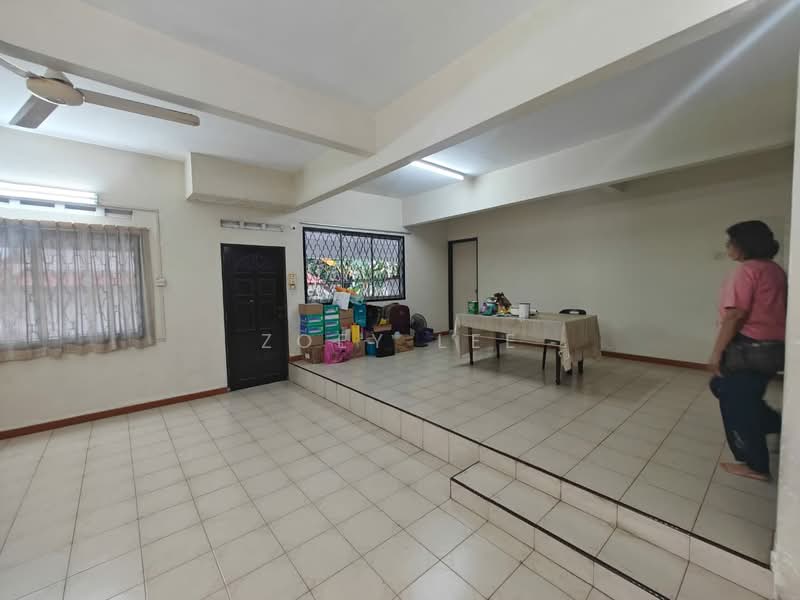 Semi-Detached House for Rent in Johor Bahru (Johor) - Zoey Lee - Living Room - PropertyGuru.com.my