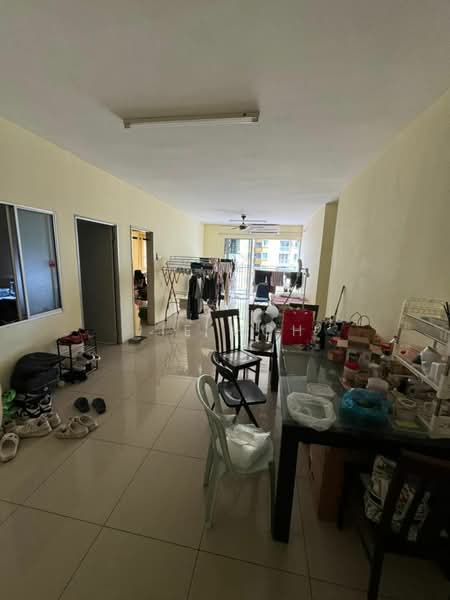 Kondominium untuk Dijual di Platinum Lake PV 15 - Jie Hoh - Living Room - PropertyGuru.com.my