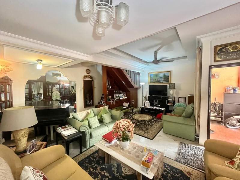 2-storey Terraced House for Sale in Taman Sri Cheras (Cheras) - Luqman Ramli - Living Room - PropertyGuru.com.my