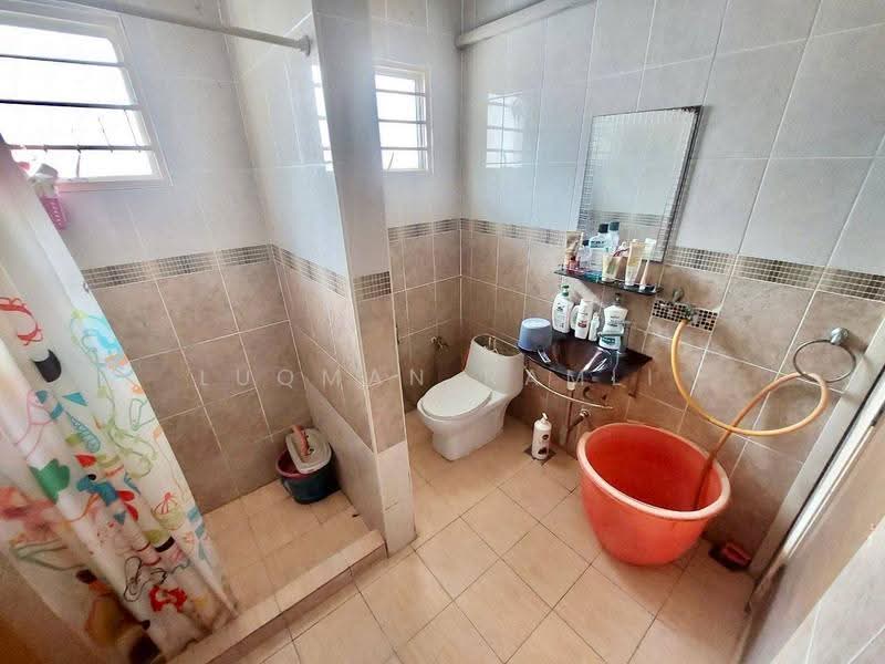 2-storey Terraced House for Sale in Taman Sri Cheras (Cheras) - Luqman Ramli - Bathroom - PropertyGuru.com.my