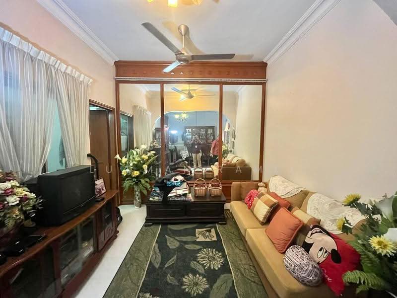 2-storey Terraced House for Sale in Taman Sri Cheras (Cheras) - Luqman Ramli - Living Room - PropertyGuru.com.my