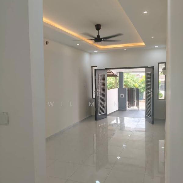 1-storey Terraced House for Sale in Taman Gembira (Tampoi) - Wil Mong - Living Room - PropertyGuru.com.my