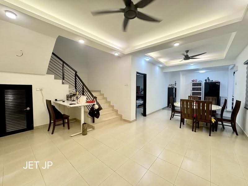 Rumah Teres 2-Tingkat untuk Dijual di Bandar Parklands (Klang) - Joanne Pua - Living Room - PropertyGuru.com.my