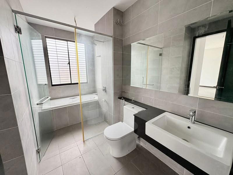 Rumah Berkembar untuk Dijual di Elmina (Shah Alam) - Lina Aziz - Bathroom - PropertyGuru.com.my