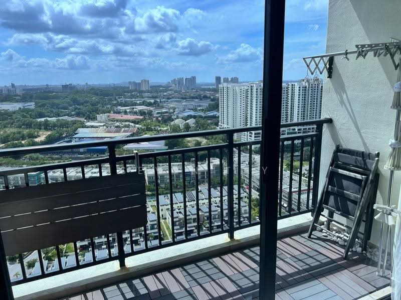 Kediaman Servis untuk Dijual di Country Garden Central Park - Seven Tay - Balcony - PropertyGuru.com.my
