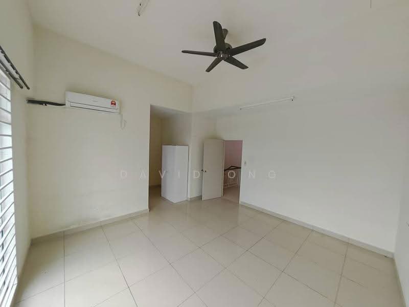 2-storey Terraced House for Sale in Taman Seri Austin (Tebrau) - David Ong - Living Room - PropertyGuru.com.my