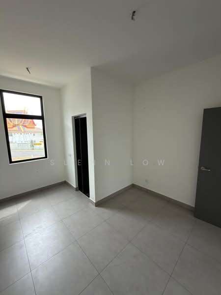 Rumah Teres 2-Tingkat untuk Dijual di Taman Mount Austin (Tebrau) - Suenn Low - Interior - PropertyGuru.com.my