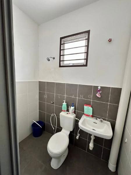 Rumah Teres 2-Tingkat untuk Dijual di Taman Pulai Hijauan (Skudai) - Ah Liang - Bathroom - PropertyGuru.com.my