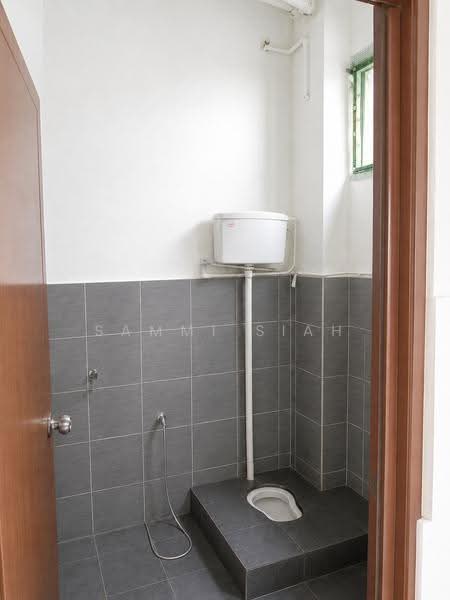 Retail Space for Rent in SS2 (Petaling Jaya) - Sammi Siah - Bathroom - PropertyGuru.com.my