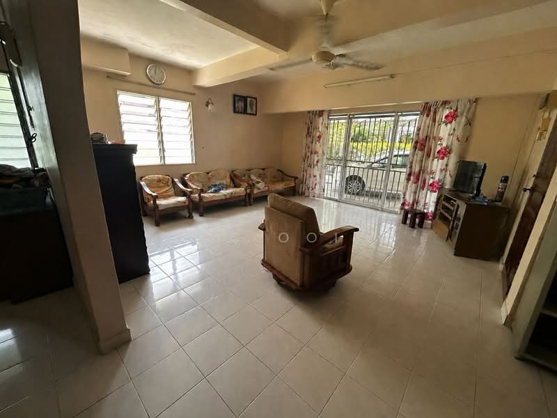 Bungalow House untuk Dijual di Desa Ria (Sungai Ara) - CC Ooi - Living Room - PropertyGuru.com.my