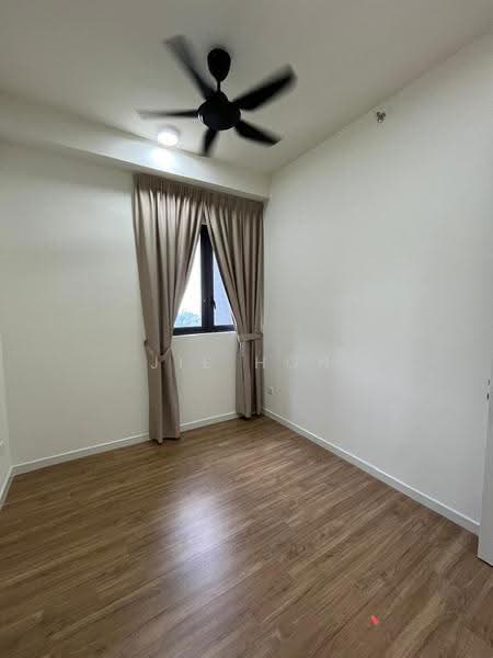 Kediaman Servis untuk Dijual di Sunway Avila Residences - Jie Hoh - Bedroom - PropertyGuru.com.my