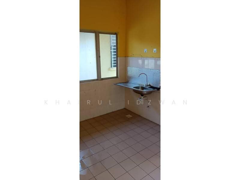 Pangsapuri untuk Dijual di Kenangan View - Khairul Idzwan - Kitchen - PropertyGuru.com.my