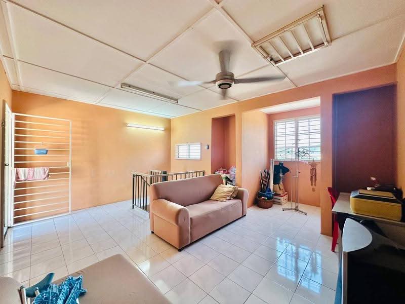 Rumah Teres 2.5-Tingkat untuk Dijual di Batu 9 (Cheras) - Luqman Ramli - Living Room - PropertyGuru.com.my
