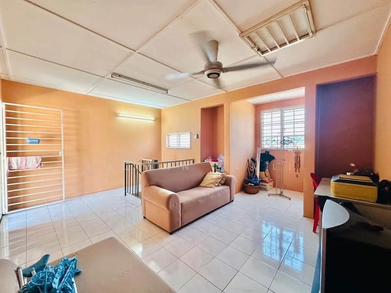 Rumah Teres 2.5-Tingkat untuk Dijual di Batu 9 (Cheras) - Luqman Ramli - Living Room - PropertyGuru.com.my