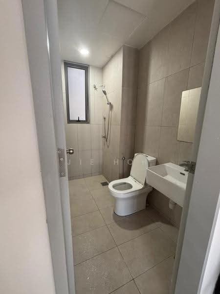 Service Residence for Sale at Kenwingston Platz - Jie Hoh - Bathroom - PropertyGuru.com.my