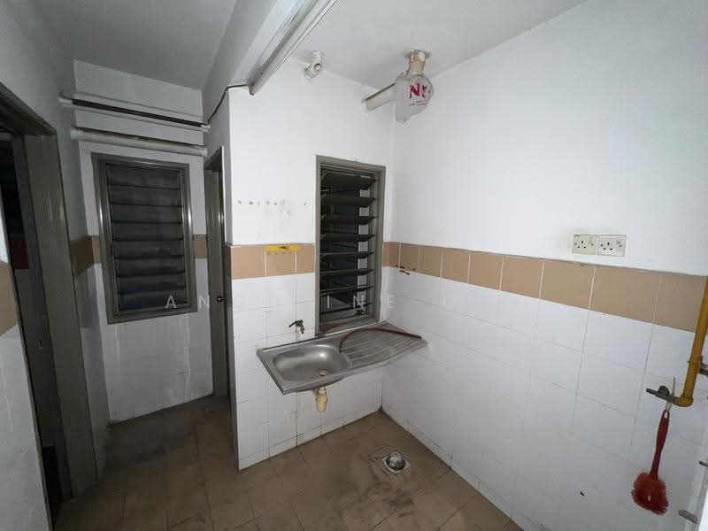 Pangsapuri untuk Dijual di Apartment Sri Rakyat - Angeline Ooi - Kitchen - PropertyGuru.com.my