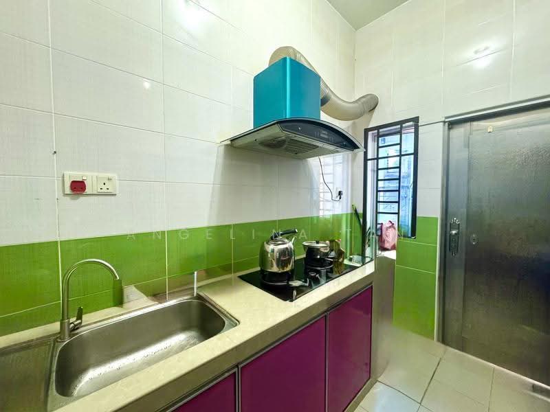 2-storey Terraced House for Rent in Bukit Indah (Iskandar Puteri (Nusajaya)) - Angelina Tan - Kitchen - PropertyGuru.com.my