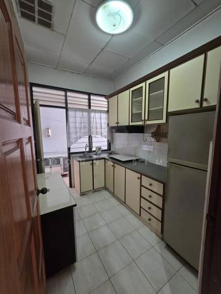 Pangsapuri untuk Dijual di Subang Perdana Goodyear Court 8 - Donna Sim - Kitchen - PropertyGuru.com.my