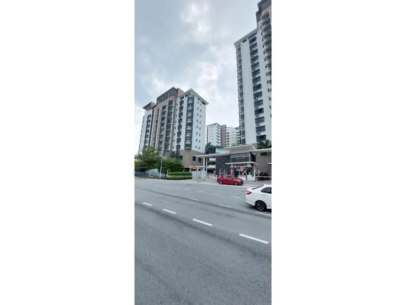 Kondominium untuk Dijual di Lake Vista Residence (Tasik Vista Residen) - Lee Chin - Exterior - PropertyGuru.com.my