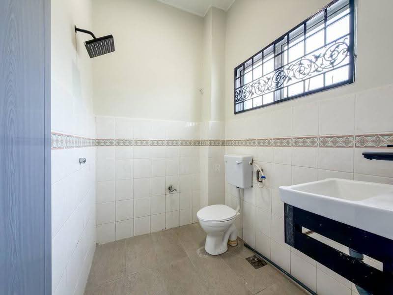 2-storey Terraced House for Sale in Sungai Buloh (Selangor) - Luqman Ramli - Bathroom - PropertyGuru.com.my