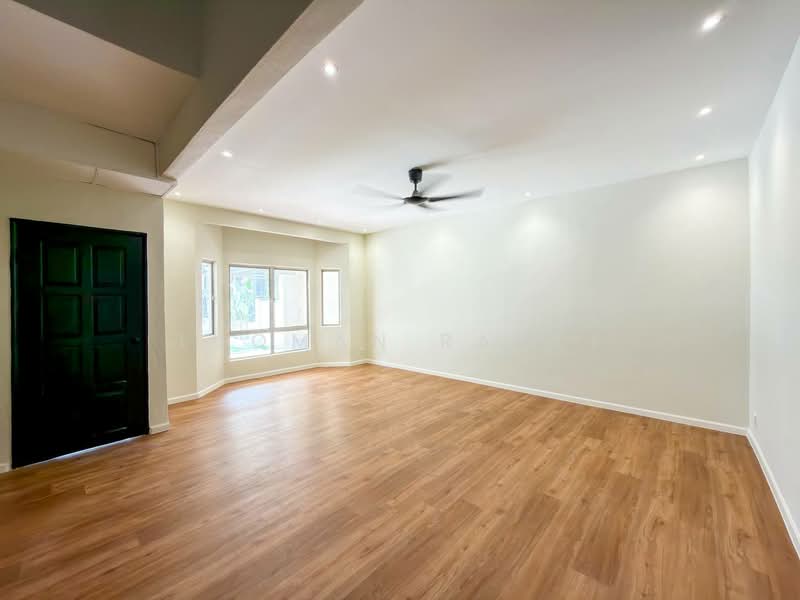 2-storey Terraced House for Sale in Sungai Buloh (Selangor) - Luqman Ramli - Living Room - PropertyGuru.com.my