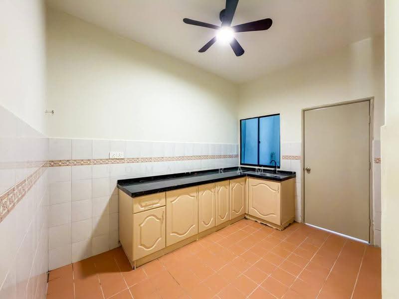 2-storey Terraced House for Sale in Sungai Buloh (Selangor) - Luqman Ramli - Kitchen - PropertyGuru.com.my