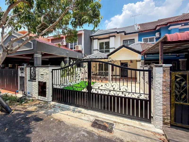2-storey Terraced House for Sale in Sungai Buloh (Selangor) - Luqman Ramli - Exterior - PropertyGuru.com.my
