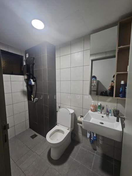 Service Residence for Sale at D'Vervain - Jie Hoh - Bathroom - PropertyGuru.com.my