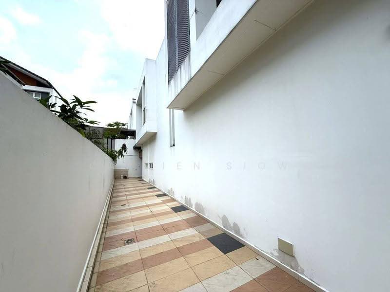 Bungalow House untuk Dijual di Taman Pelangi (Johor Bahru) - Carrien Siow - Exterior - PropertyGuru.com.my