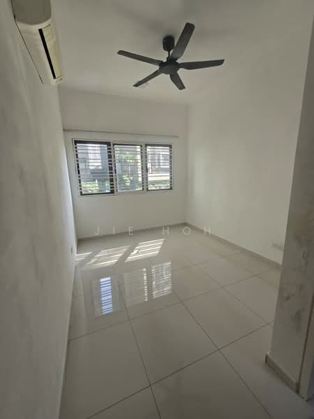 Service Residence for Sale at Seasons Garden Residences - Jie Hoh - Bedroom - PropertyGuru.com.my