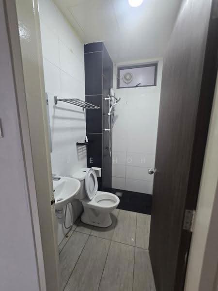 Service Residence for Sale at Seasons Garden Residences - Jie Hoh - Bathroom - PropertyGuru.com.my