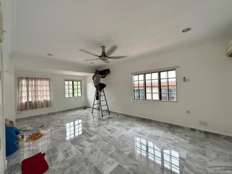 2-storey Terraced House for Rent in SS18 (Subang Jaya) - Kenix Lee - Living Room - PropertyGuru.com.my