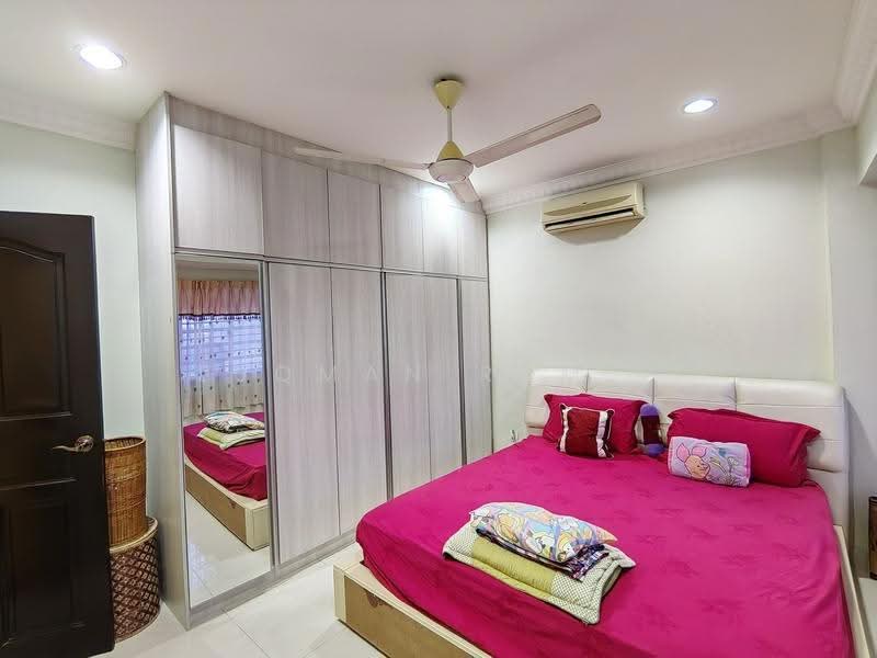 Kondominium untuk Dijual di La Villas Condominium - Luqman Ramli - Bedroom - PropertyGuru.com.my
