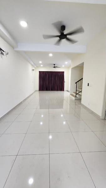 3-storey Terraced House for Rent in Sepang (Selangor) - Sanjay Kumar Sadananthan - Living Room - PropertyGuru.com.my