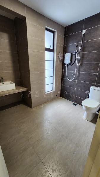 3-storey Terraced House for Rent in Sepang (Selangor) - Sanjay Kumar Sadananthan - Bathroom - PropertyGuru.com.my