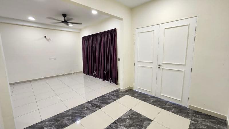 3-storey Terraced House for Rent in Sepang (Selangor) - Sanjay Kumar Sadananthan - Living Room - PropertyGuru.com.my